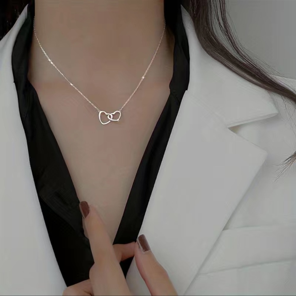 Brand new 1pc, Metal Alloy Double Peach Heart Necklace.